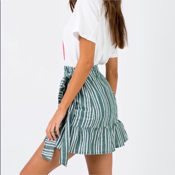 Princess Polly Dresses & Skirts - Princess Polly tie side turquoise blue skirt